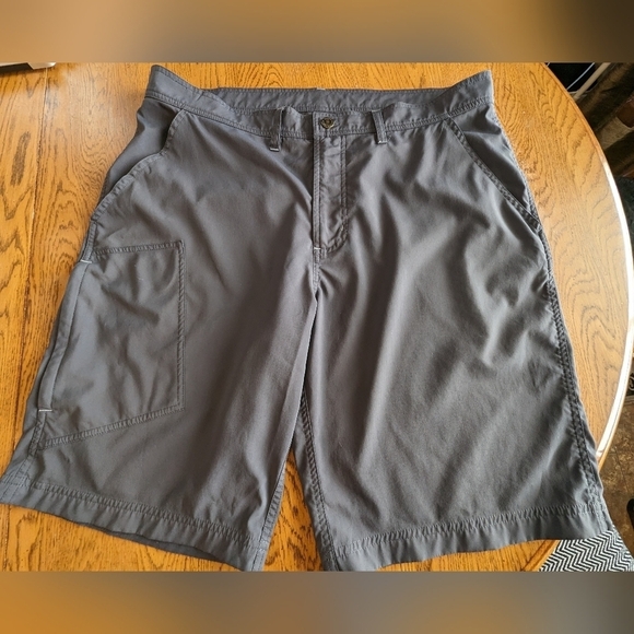Roots Tech men's shorts gray Size 36 - Picture 3 of 10